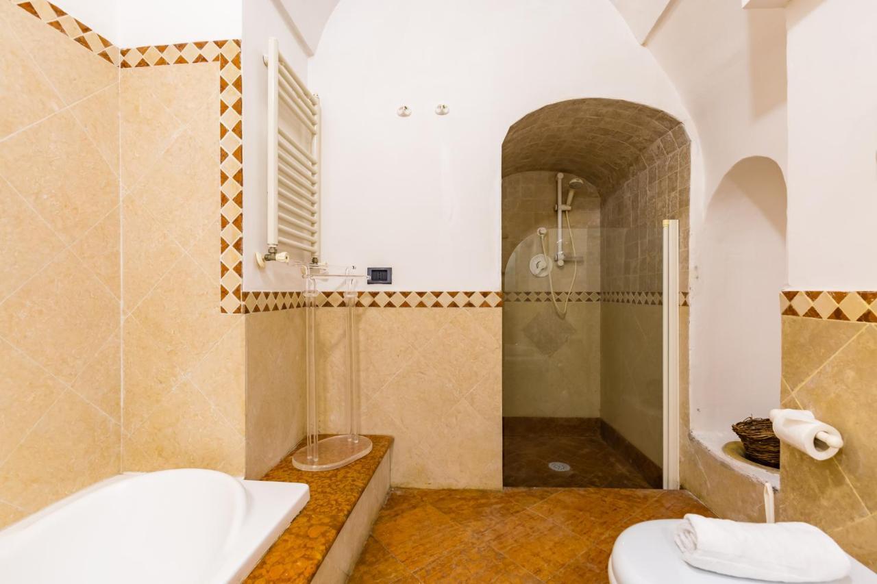 Paola - Hidden Panoramic Garden And Terraces By Napoliapartments Appartement Naples